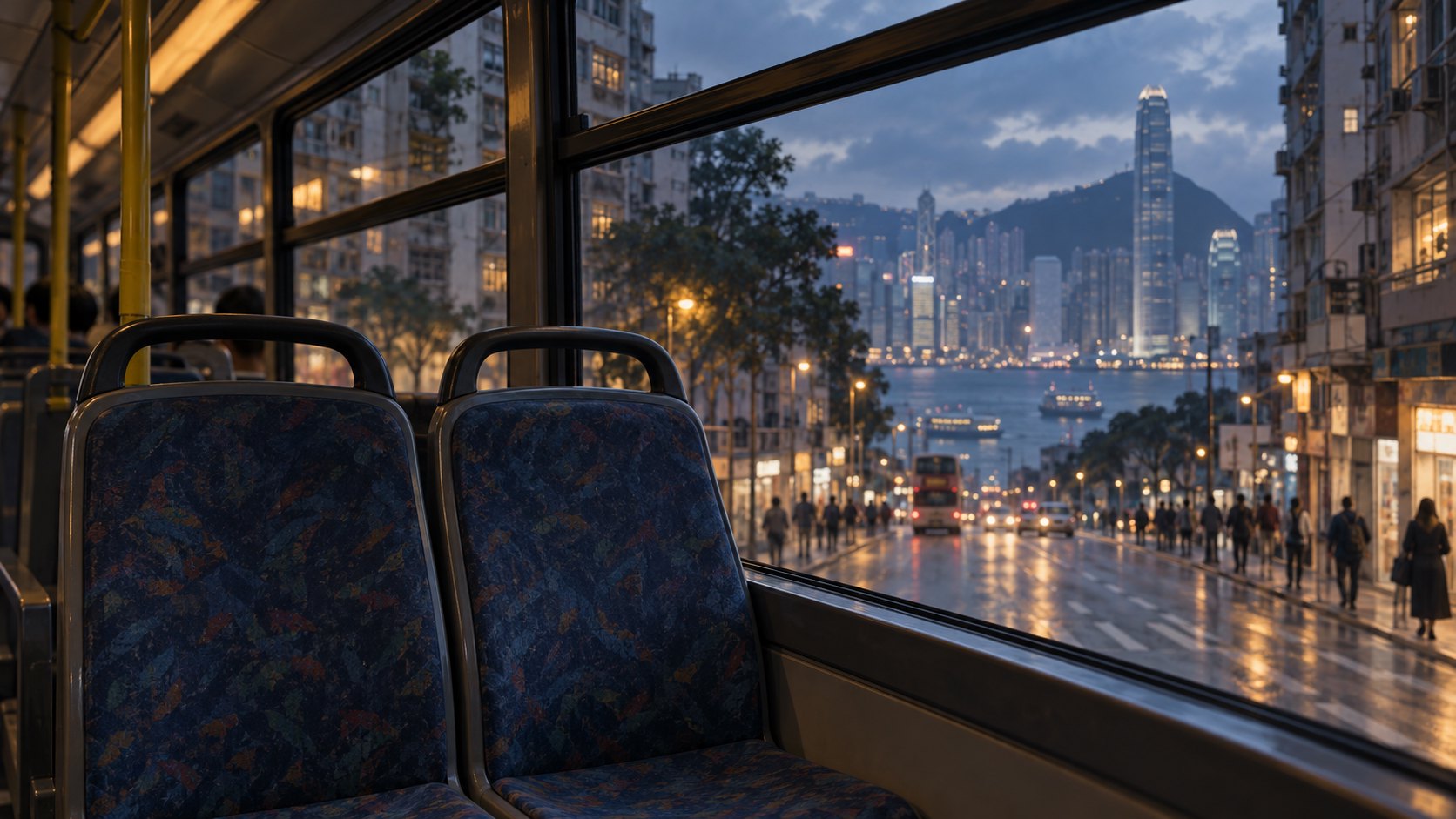 公車內兩張空座椅面向暮色中的城市街景,呈現缺席與疏離的概念插畫,非電影劇照